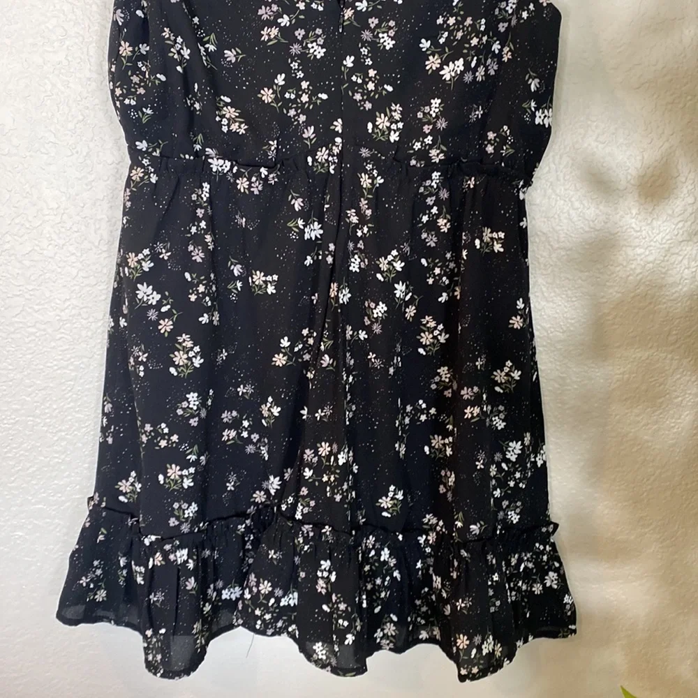 Cupcakes & Cashmere Flirty Lida Floral Dress | size 6 - Picture 5 of 9